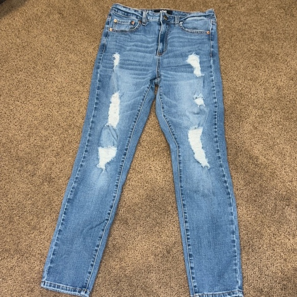 Women's size 10 Aero denim high rise jeggings holes‎ distressed